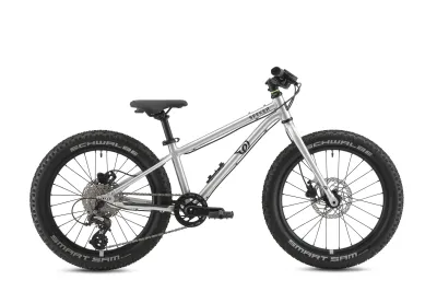 Early Rider Seeker 20 2026 20" stříbrná